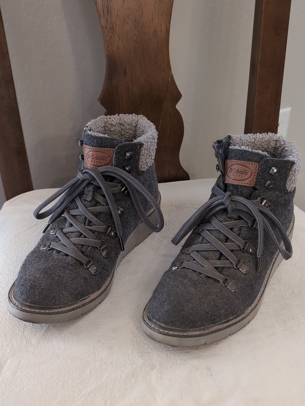 Dr. Scholl's Gray Felt Lace-Up Ankle Boots